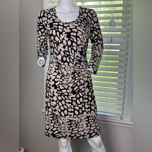 Calvin Klein Dresses & Skirts - Calvin Klein Black and Cream Long Sleeve Dress Size 4